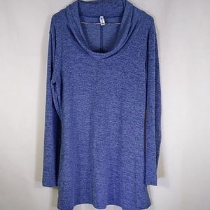 Ladies turtleneck type top